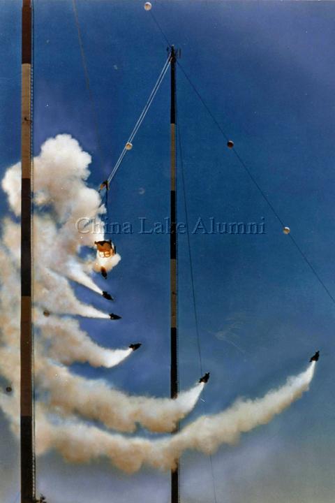 Vertical-seeking ejection seat