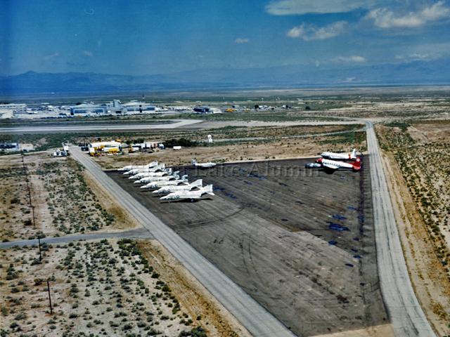 Aircraft storage ramp